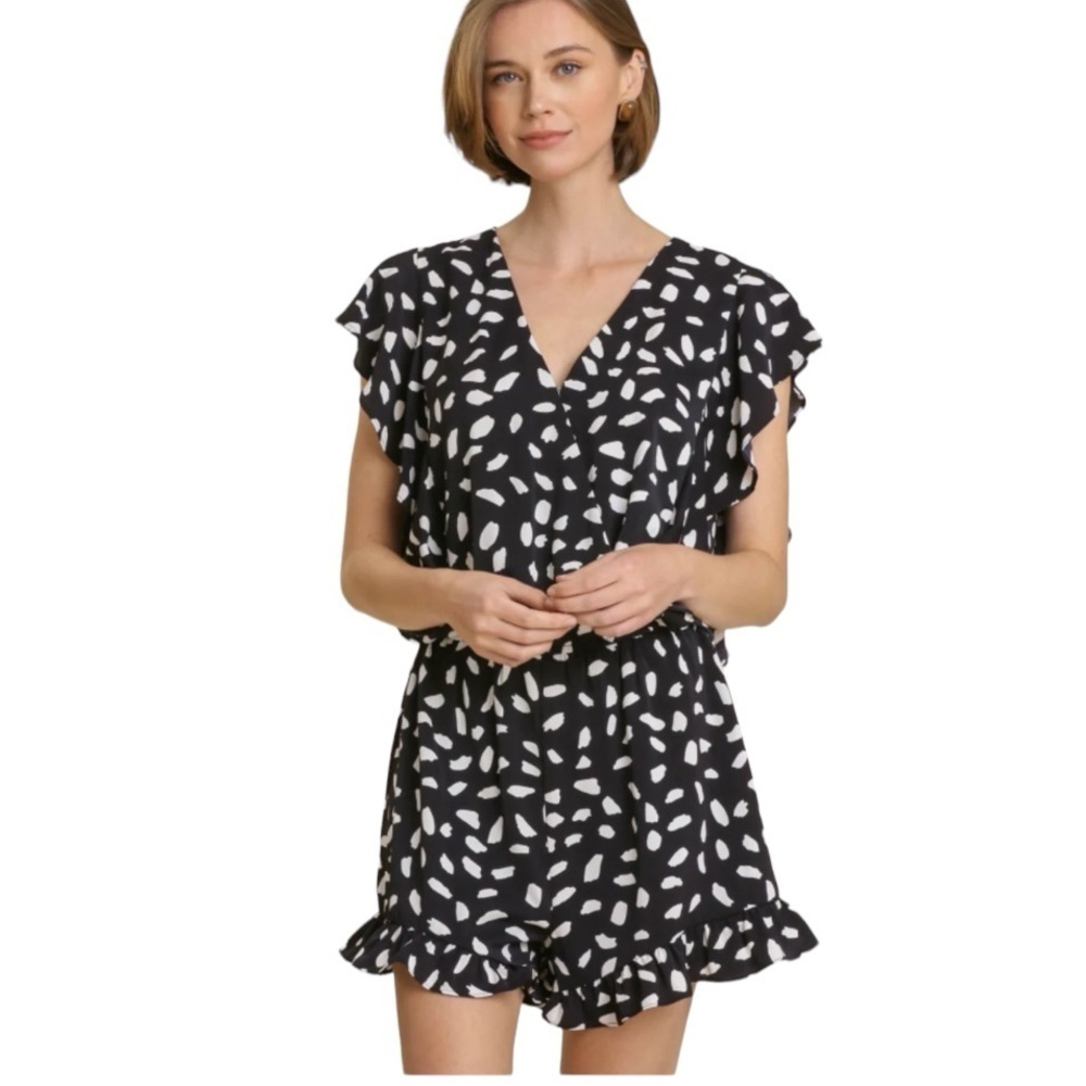 NWOT Umgee Ruffle Sleeve Romper Black And White Small